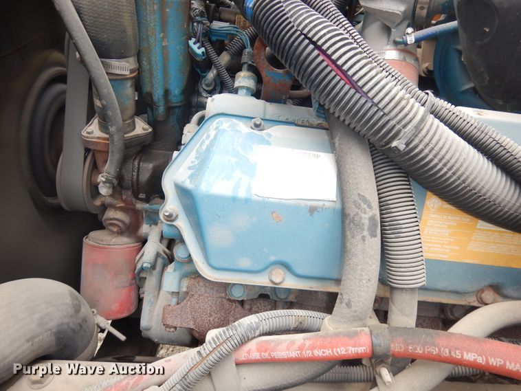 image for item DJ2970 2004 International 3800  school bus