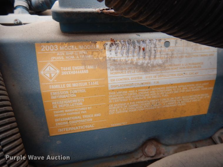 image for item DJ2970 2004 International 3800  school bus