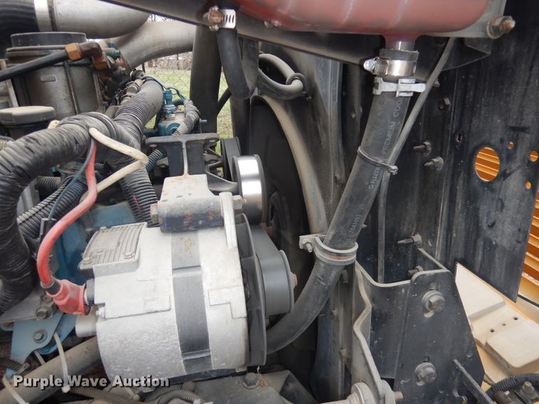 image for item DJ2970 2004 International 3800  school bus