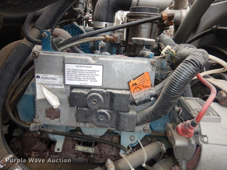 image for item DJ2970 2004 International 3800  school bus