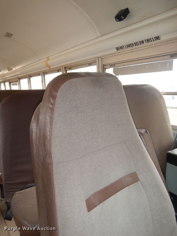 image for item DJ2970 2004 International 3800  school bus