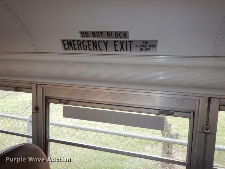 image for item DJ2970 2004 International 3800  school bus