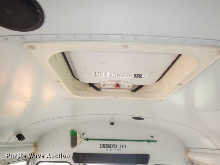 image for item DJ2970 2004 International 3800  school bus