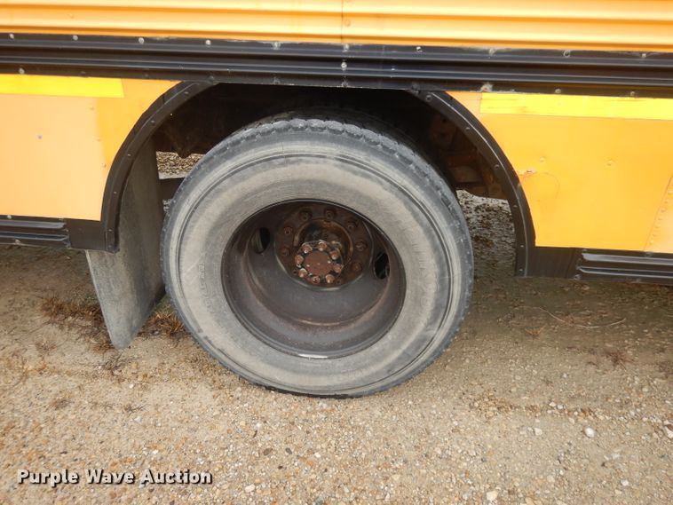 image for item DJ2970 2004 International 3800  school bus