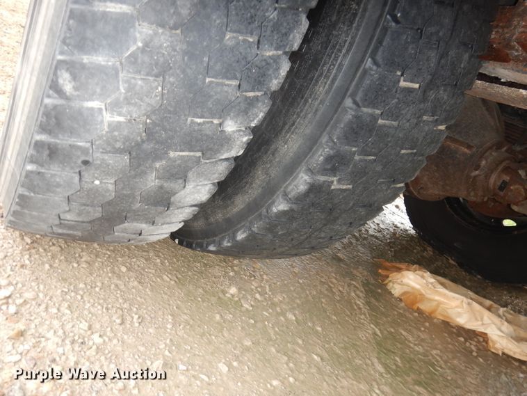 image for item DJ2970 2004 International 3800  school bus