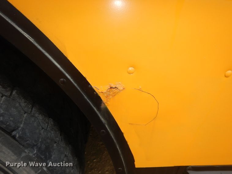 image for item DJ2970 2004 International 3800  school bus