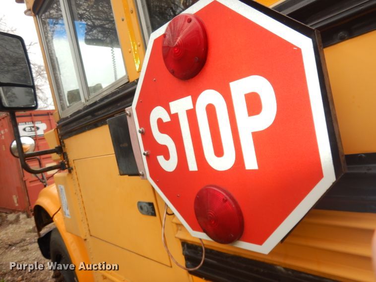 image for item DJ2970 2004 International 3800  school bus