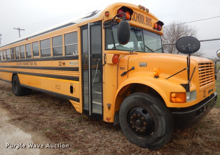 image for item DJ2971 2003 International 3800  school bus