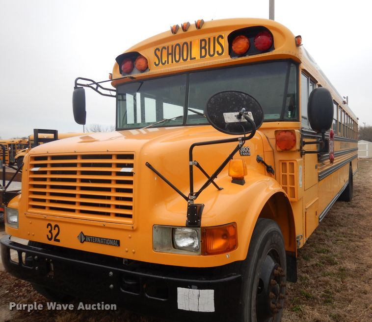 image for item DJ2971 2003 International 3800  school bus