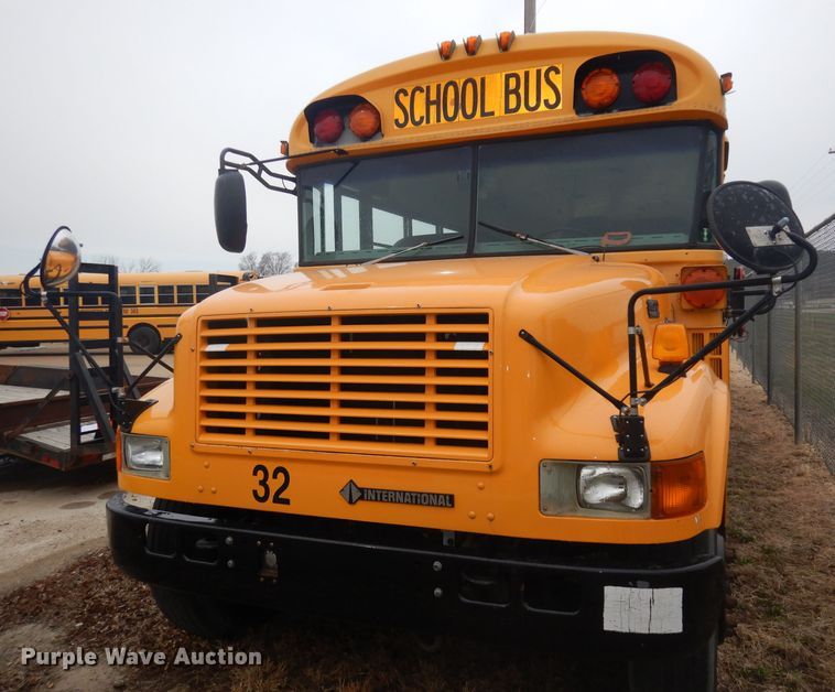 image for item DJ2971 2003 International 3800  school bus