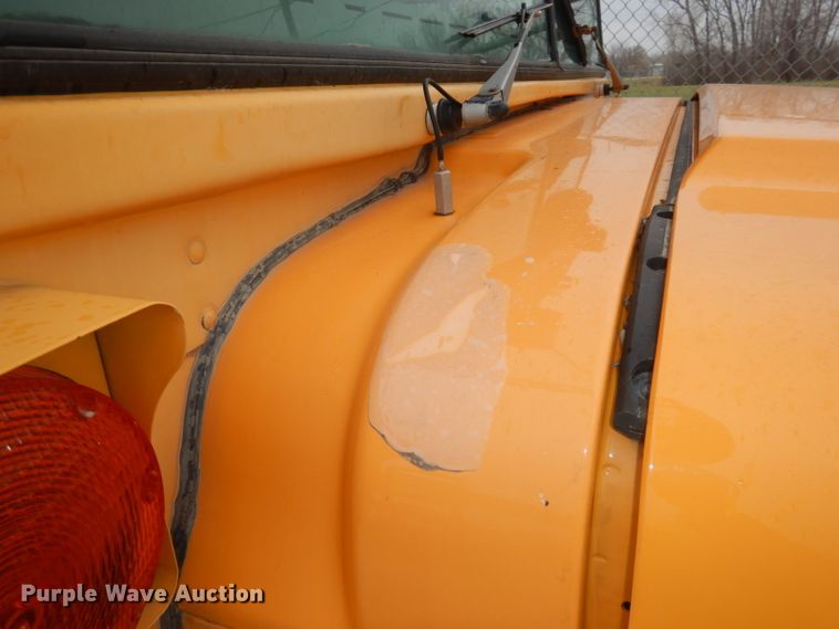 image for item DJ2971 2003 International 3800  school bus