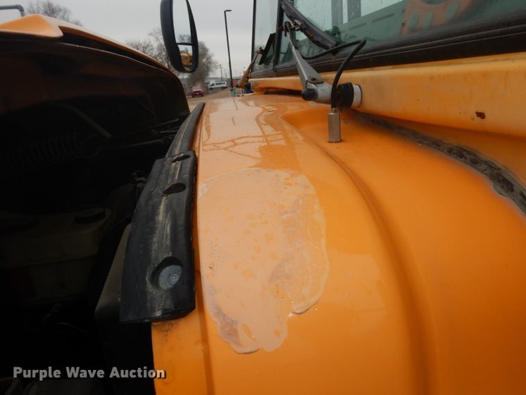 image for item DJ2971 2003 International 3800  school bus