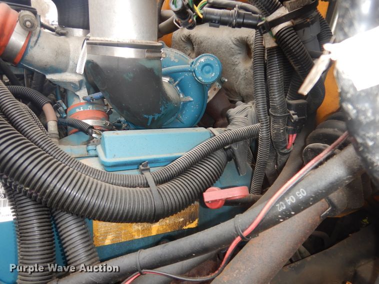 image for item DJ2971 2003 International 3800  school bus