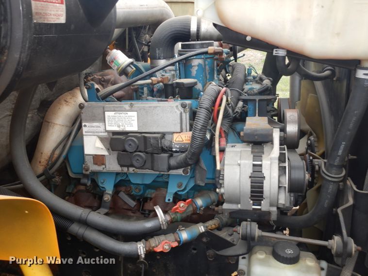 image for item DJ2971 2003 International 3800  school bus