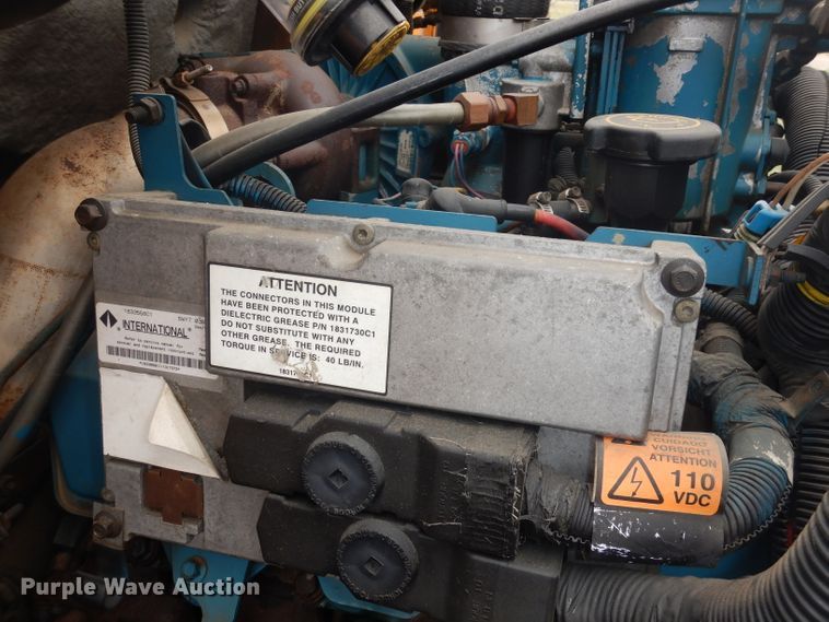 image for item DJ2971 2003 International 3800  school bus