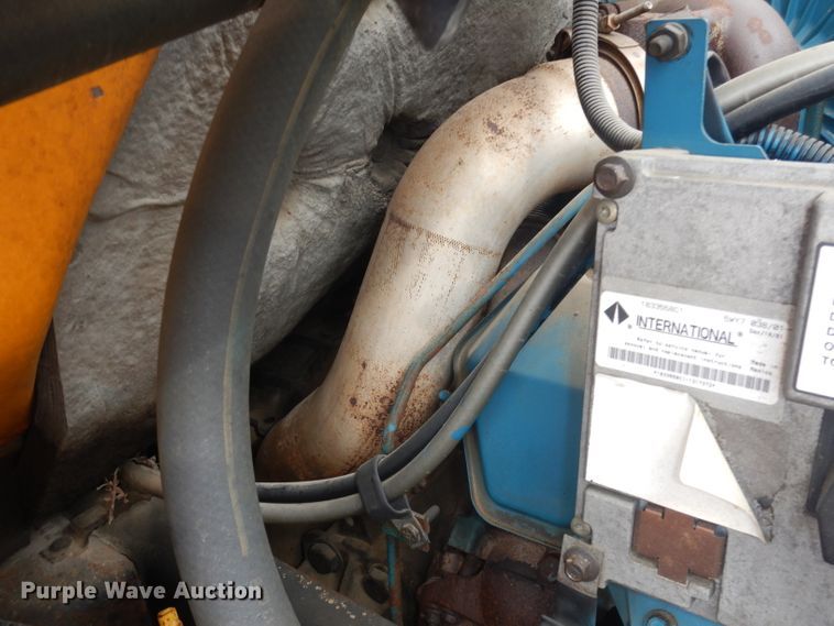 image for item DJ2971 2003 International 3800  school bus