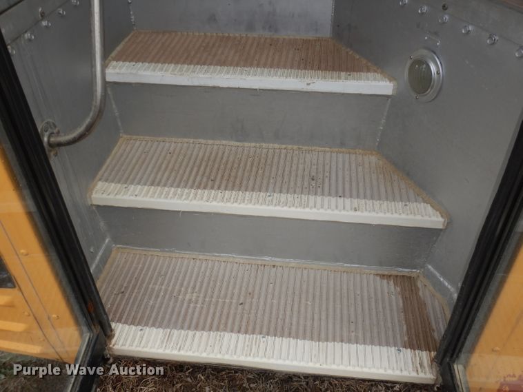 image for item DJ2971 2003 International 3800  school bus