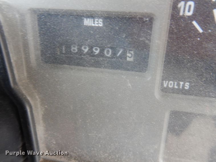 image for item DJ2971 2003 International 3800  school bus