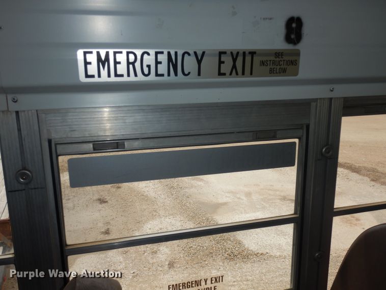 image for item DJ2971 2003 International 3800  school bus