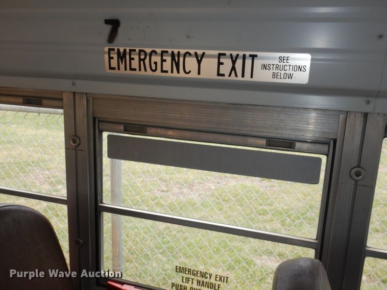 image for item DJ2971 2003 International 3800  school bus