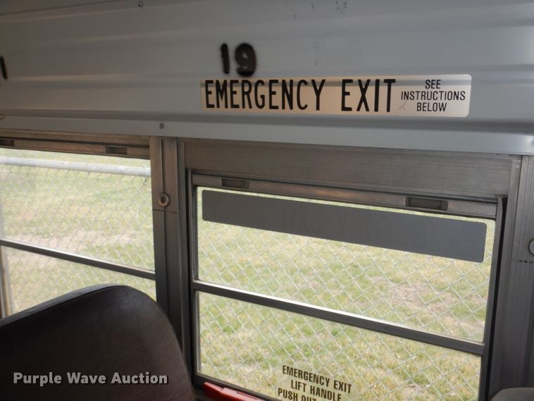 image for item DJ2971 2003 International 3800  school bus