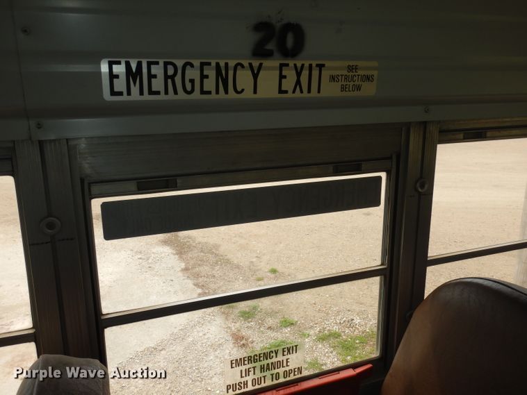 image for item DJ2971 2003 International 3800  school bus