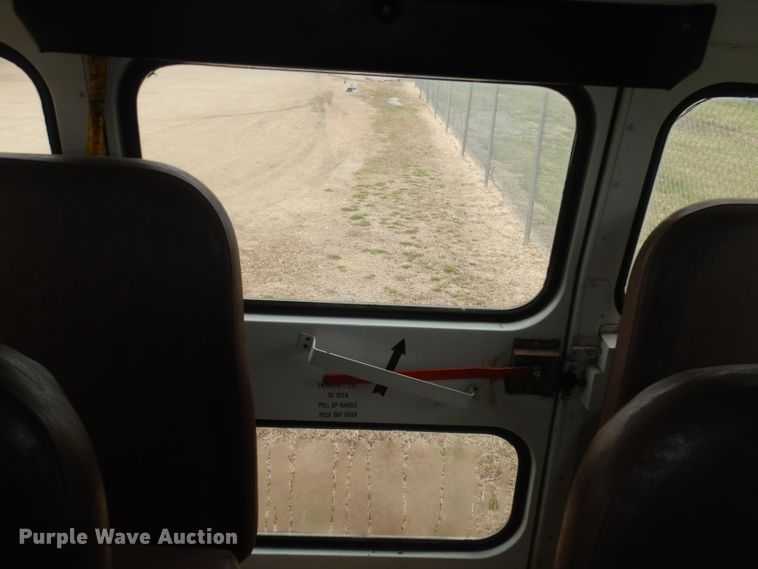 image for item DJ2971 2003 International 3800  school bus