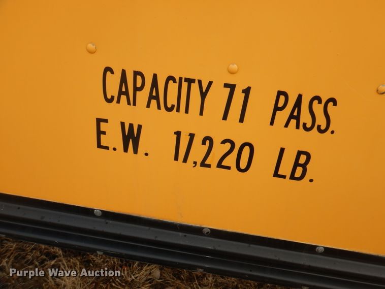 image for item DJ2971 2003 International 3800  school bus