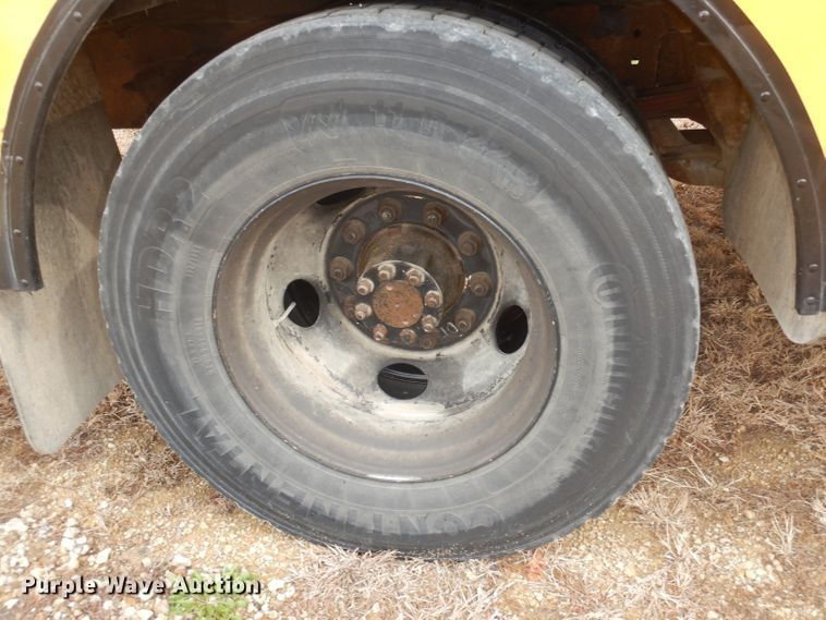 image for item DJ2971 2003 International 3800  school bus