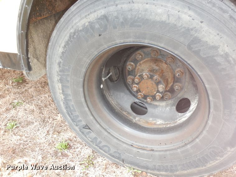 image for item DJ2971 2003 International 3800  school bus