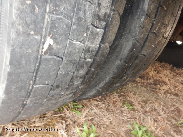 image for item DJ2971 2003 International 3800  school bus