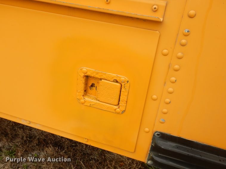 image for item DJ2971 2003 International 3800  school bus