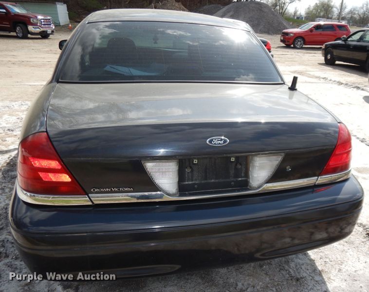 image for item DJ2982 2006 Ford Crown Victoria