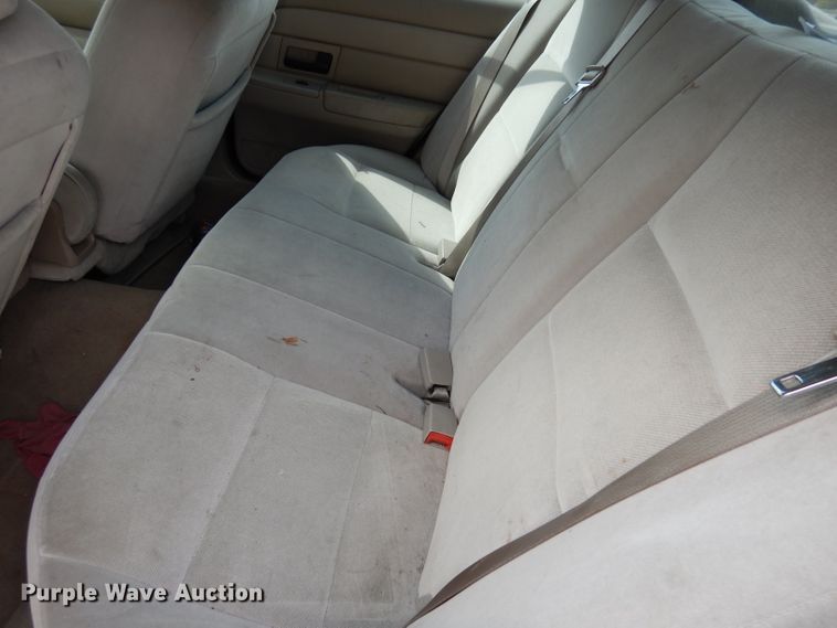 image for item DJ2982 2006 Ford Crown Victoria