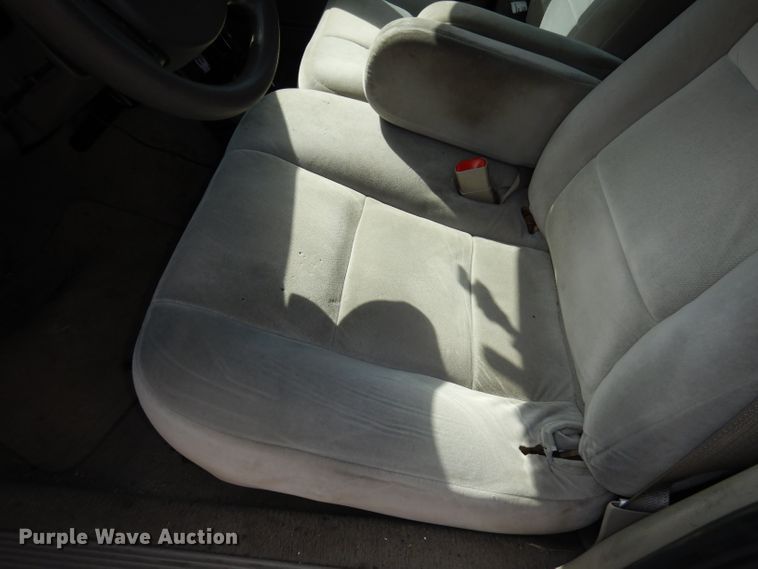 image for item DJ2982 2006 Ford Crown Victoria