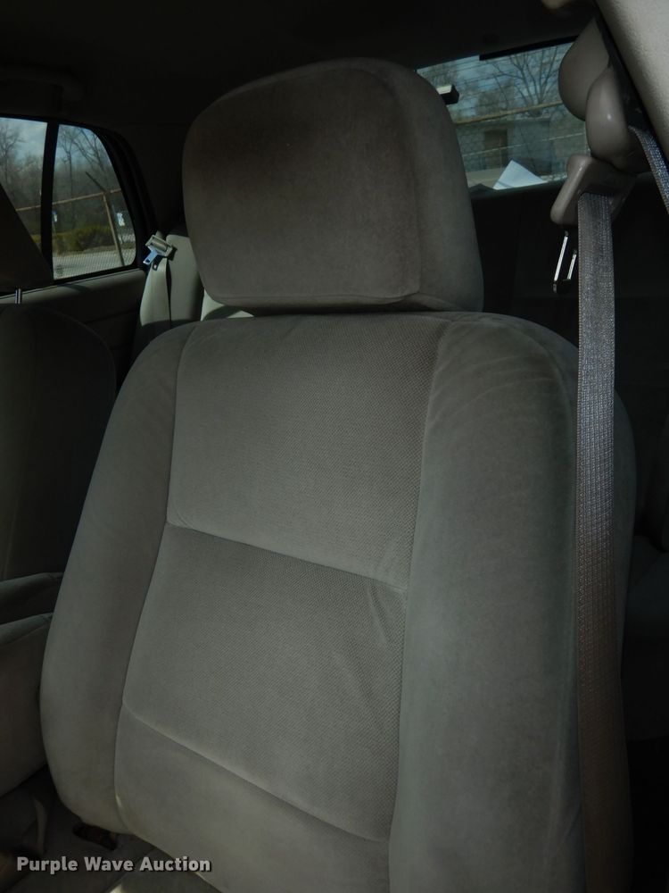 image for item DJ2982 2006 Ford Crown Victoria