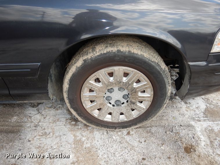 image for item DJ2982 2006 Ford Crown Victoria