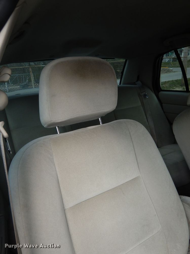 image for item DJ2982 2006 Ford Crown Victoria