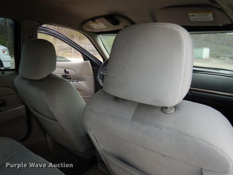 image for item DJ2982 2006 Ford Crown Victoria