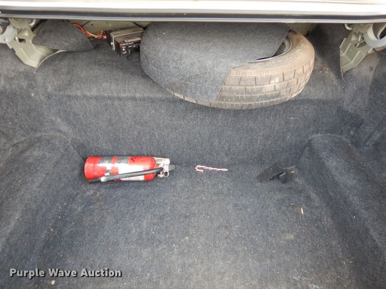 image for item DJ2982 2006 Ford Crown Victoria