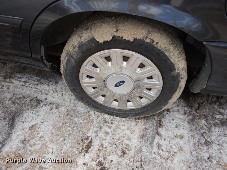 image for item DJ2982 2006 Ford Crown Victoria