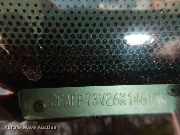 image for item DJ2982 2006 Ford Crown Victoria