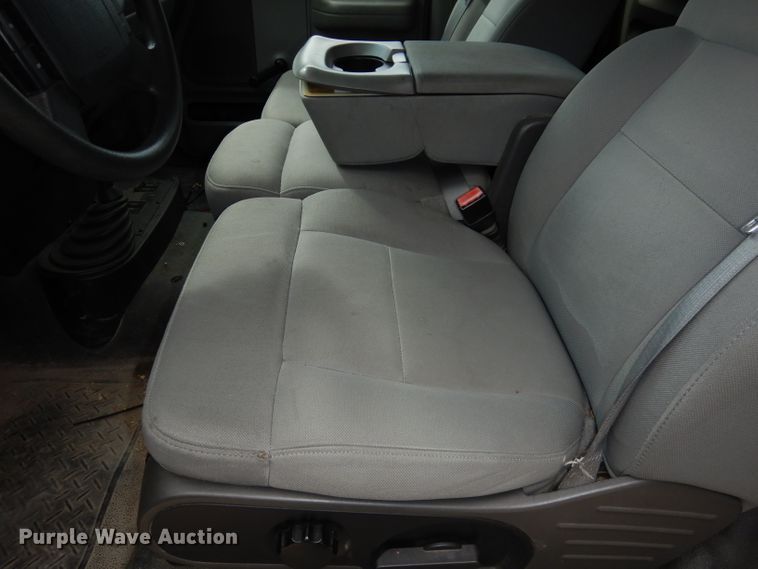 image for item DJ2983 2004 Ford F150  pickup truck