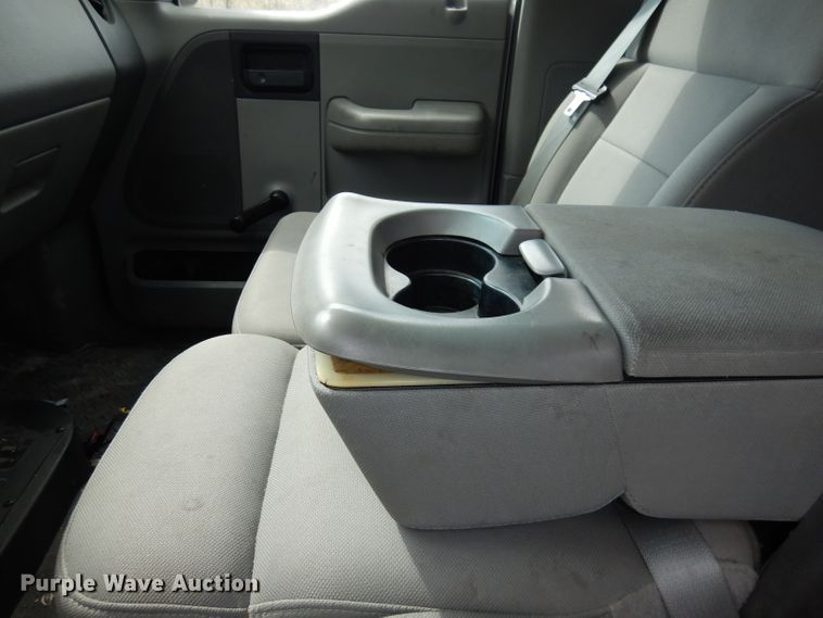 image for item DJ2983 2004 Ford F150  pickup truck