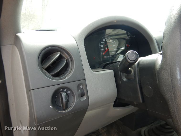 image for item DJ2983 2004 Ford F150  pickup truck