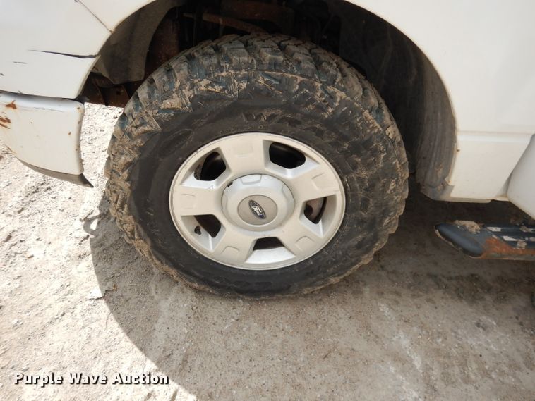 image for item DJ2983 2004 Ford F150  pickup truck