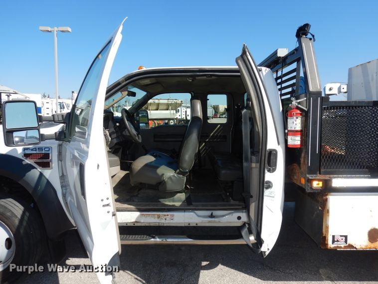 image for item DJ2985 2009 Ford F450 Super Duty XL  SuperCab flatbed truck