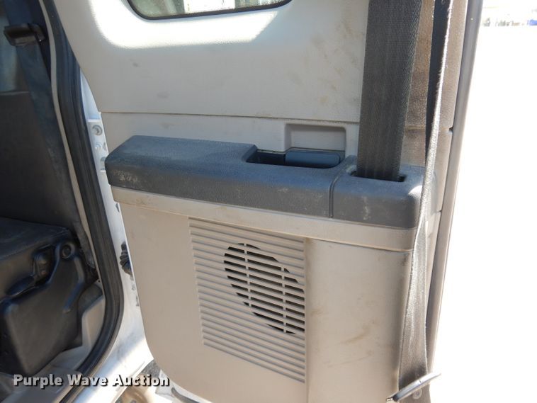 image for item DJ2985 2009 Ford F450 Super Duty XL  SuperCab flatbed truck