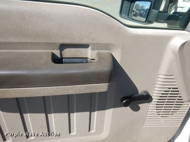 image for item DJ2985 2009 Ford F450 Super Duty XL  SuperCab flatbed truck