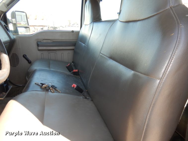 image for item DJ2985 2009 Ford F450 Super Duty XL  SuperCab flatbed truck